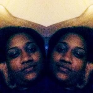 Meet your Posher, Dee